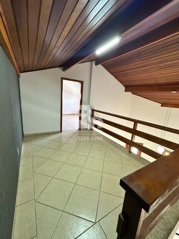 Locação – Casa Alto Padrão no Condomínio Vila Monte Verde 4 quartos e piscina  Tatuí - 