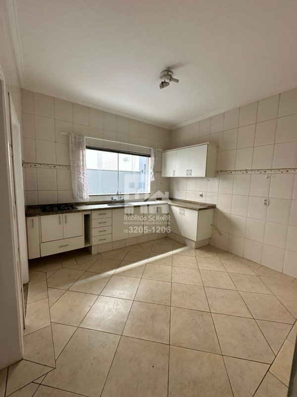 Locação – Casa Alto Padrão no Condomínio Vila Monte Verde 4 quartos e piscina  Tatuí - 