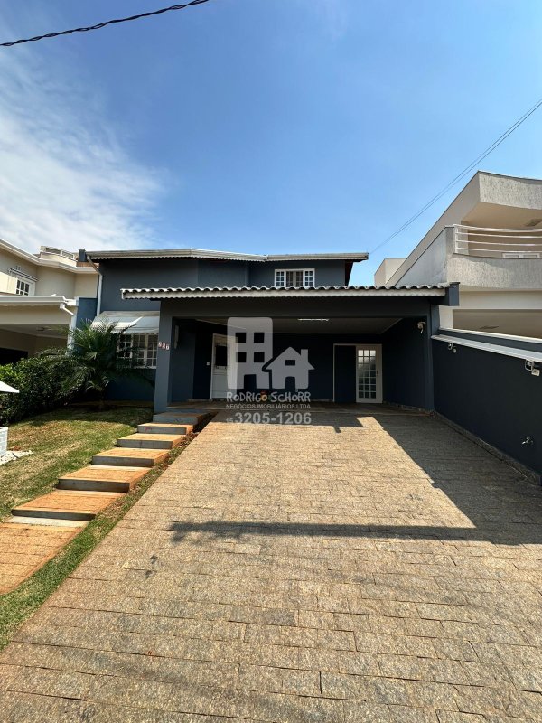 Locação – Casa Alto Padrão no Condomínio Vila Monte Verde 4 quartos e piscina  Tatuí - 