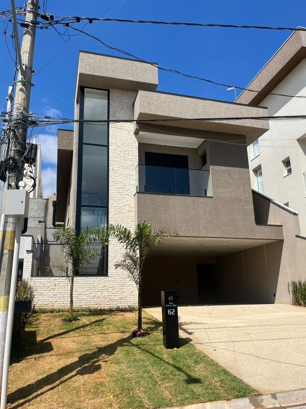 Casa à venda em condomínio de luxo Rua Sabiá Santana de Parnaíba - 
