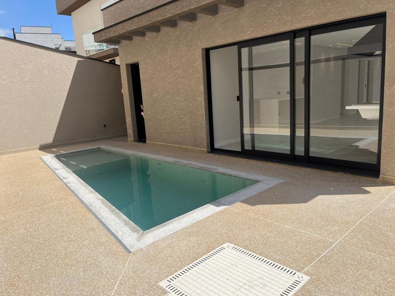 Casa à venda em condomínio de luxo Rua Sabiá Santana de Parnaíba - 