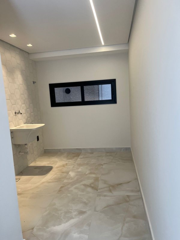 Casa à venda em condomínio de luxo Rua Sabiá Santana de Parnaíba - 