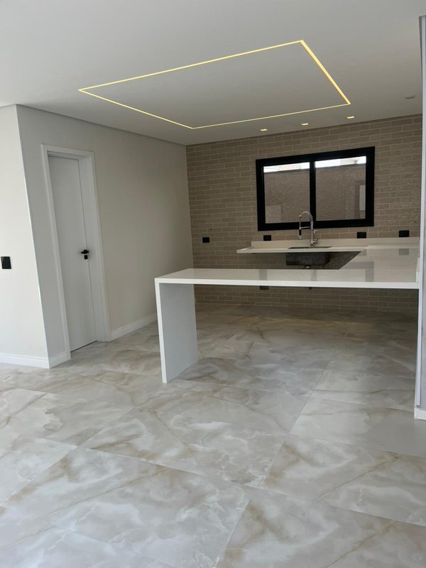 Casa à venda em condomínio de luxo Rua Sabiá Santana de Parnaíba - 