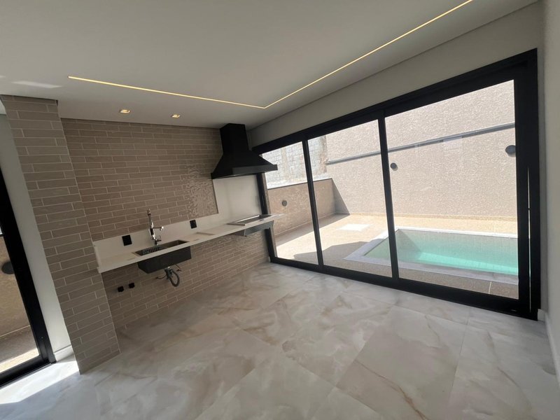 Casa à venda em condomínio de luxo Rua Sabiá Santana de Parnaíba - 