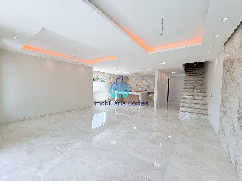 Vendendo casa de alto padrão com 3 dormitórios na cidade de Guapimirim-RJ Rua das Moedas Guapimirim - 