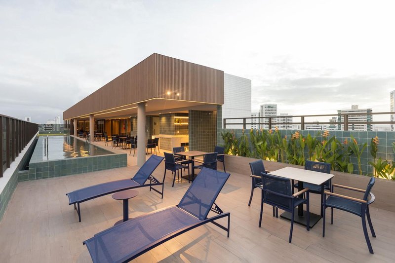 01 ou 02 quartos (1 suíte). 50.51m² e 61,50m². Nascente. Vista panorâmica Avenida Engenheiro Domingos Ferreira Recife - 