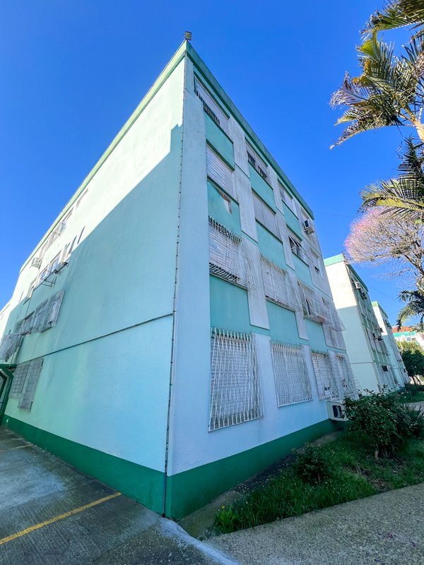 Apartamento com 2 dormitórios em andar alto Rua Hermeto Bermudez Porto Alegre - 