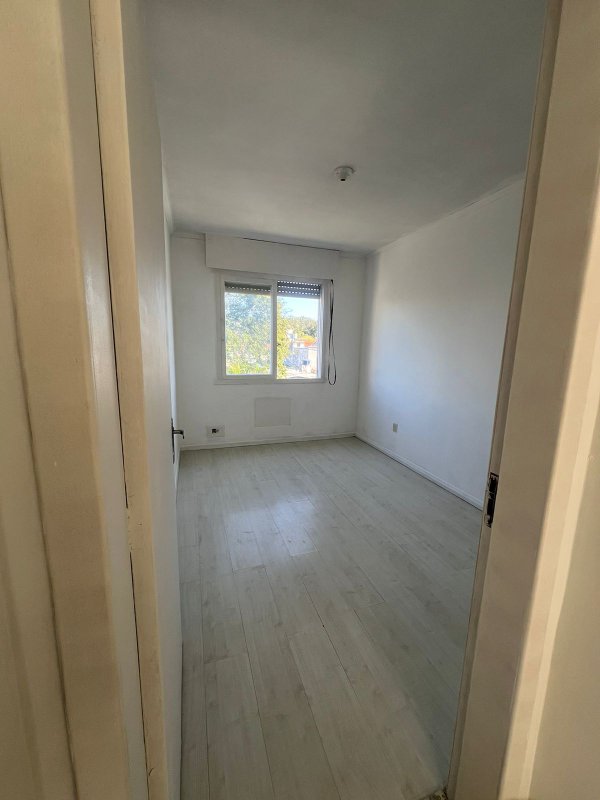Apartamento com 2 dormitórios em andar alto Rua Hermeto Bermudez Porto Alegre - 