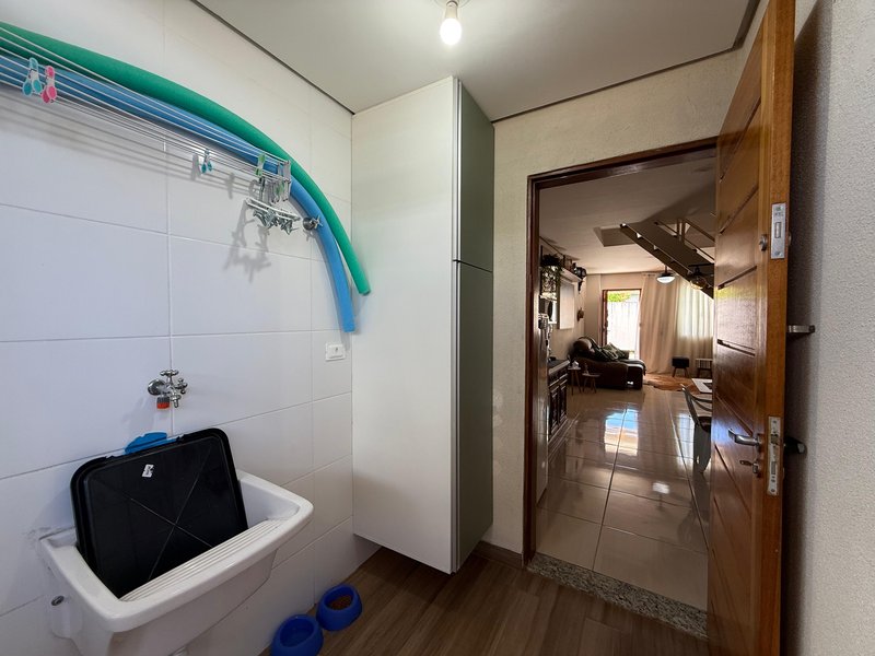 ✨ Sobrado mobiliado em condomínio exclusivo no Porto Novo ✨  Caraguatatuba - 