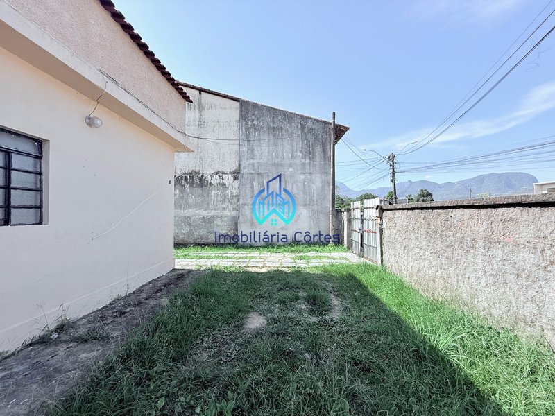 Alugando casa no Centro de Guapimirim por R$ 1.100 Rua Nadyr de Almeida Antunes Guapimirim - 