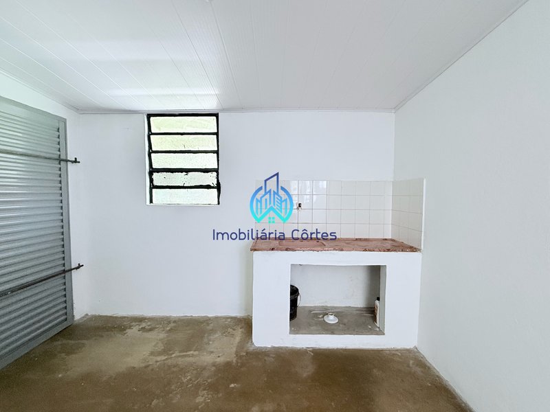 Alugando casa no Centro de Guapimirim por R$ 1.100 Rua Nadyr de Almeida Antunes Guapimirim - 