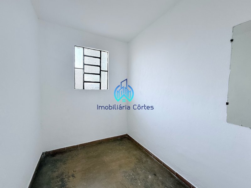 Alugando casa no Centro de Guapimirim por R$ 1.100 Rua Nadyr de Almeida Antunes Guapimirim - 