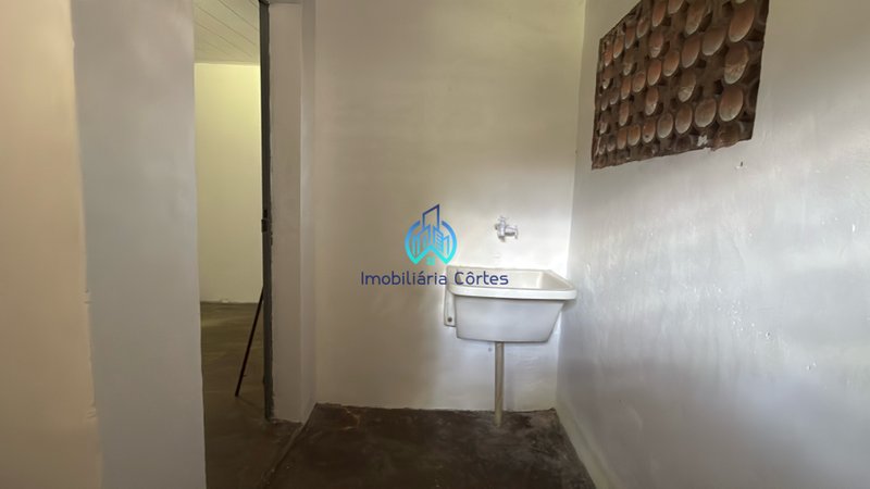 Alugando casa no Centro de Guapimirim por R$ 1.100 Rua Nadyr de Almeida Antunes Guapimirim - 