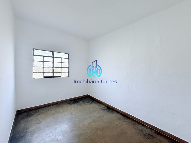 Alugando casa no Centro de Guapimirim por R$ 1.100 Rua Nadyr de Almeida Antunes Guapimirim - 