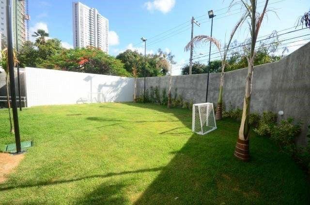 2 quartos (1 suíte). Nascente. Andar alto. 1 vaga de garagem Rua Cândido Lacerda Recife - 
