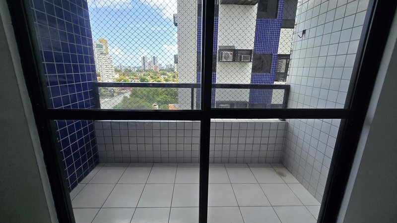 3 quartos (1 suíte). 62m². Varanda. Móveis planejados. 1 vaga de garagem Rua Visconde de Mamanguape Recife - 