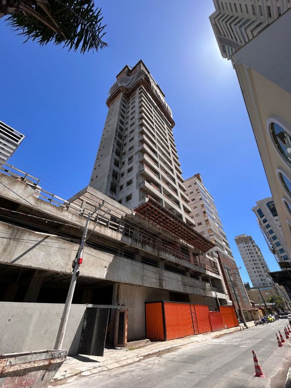 Apartamento com 3 dormitorios e sacada em Itapema Rua 314 Itapema - 