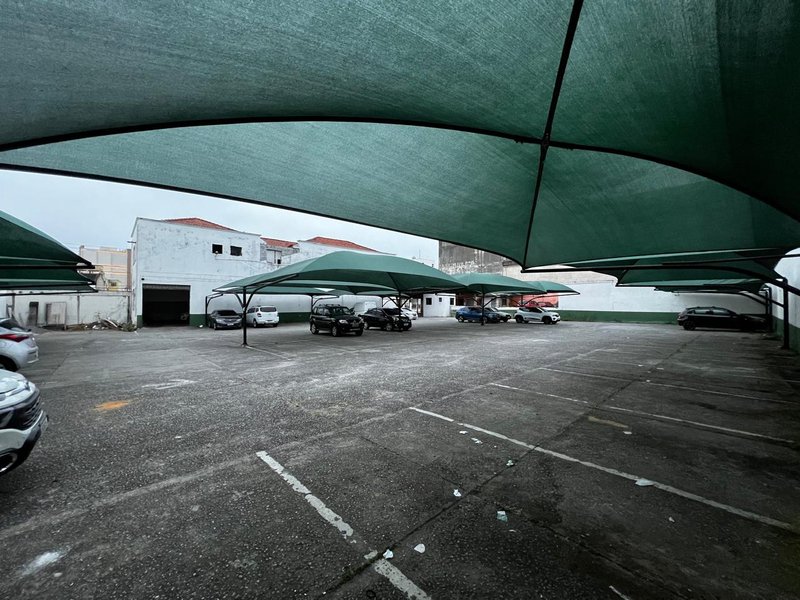 Estacionamento e Prédio Comercial no Centro de Mogi das Cruzes  Mogi das Cruzes - 