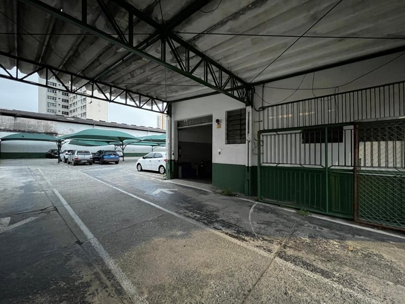 Estacionamento e Prédio Comercial no Centro de Mogi das Cruzes  Mogi das Cruzes - 