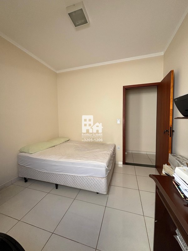 🏡 Casa à Venda – Bairro Village (5 minutos do Centro) 3 dormitórios sendo 1 suíte  Tatuí - 