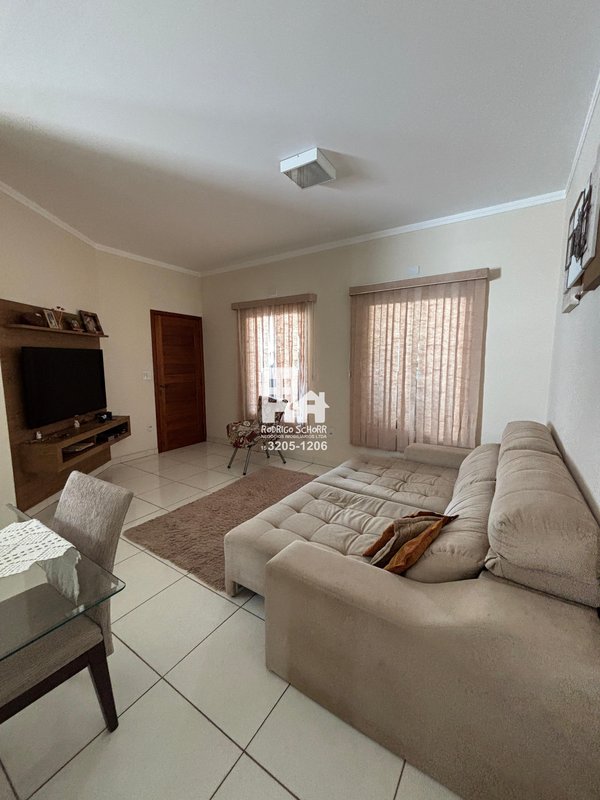 🏡 Casa à Venda – Bairro Village (5 minutos do Centro) 3 dormitórios sendo 1 suíte  Tatuí - 
