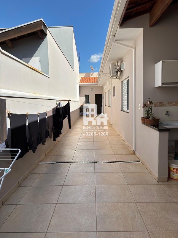 🏡 Casa à Venda – Bairro Village (5 minutos do Centro) 3 dormitórios sendo 1 suíte  Tatuí - 