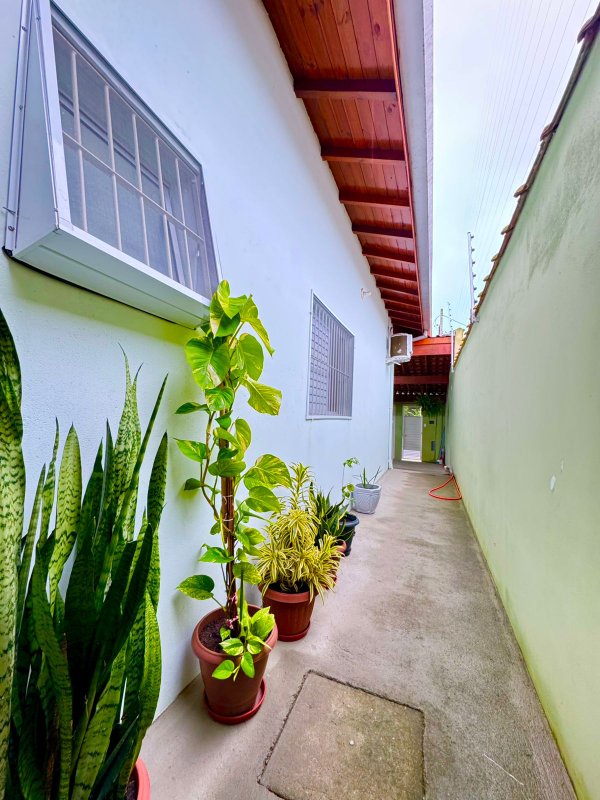 ✨ Casa t&eacute;rrea completa, com espa&ccedil;o e conforto em Caraguatatuba ✨  Caraguatatuba - 