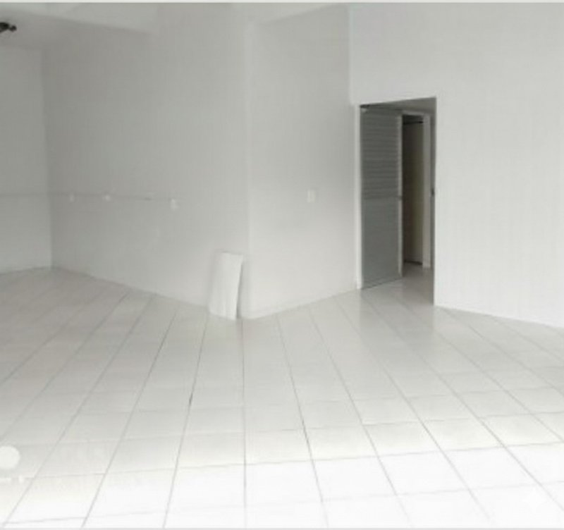 Sala comercial no Bairro dos Estados Beco Pajé Timbó - 