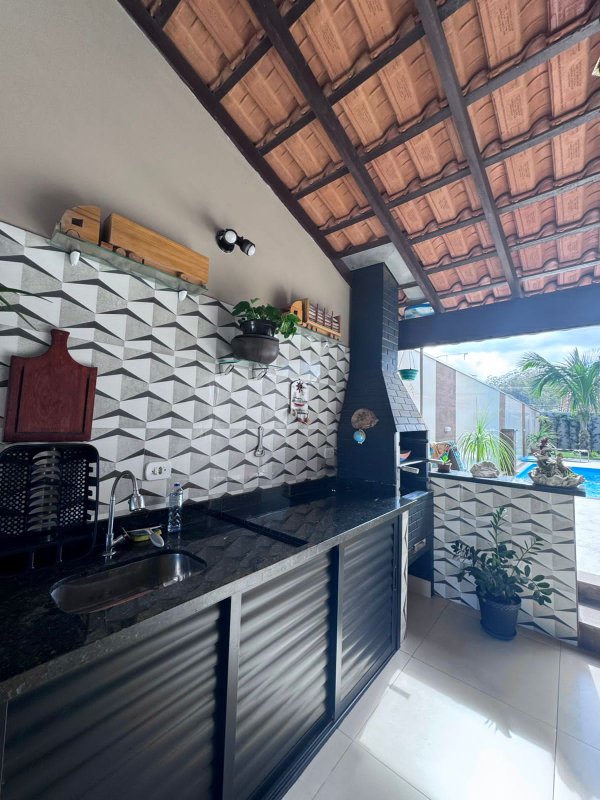 🏡 Casa imponente, moderna e bem localizada!  Caraguatatuba - 