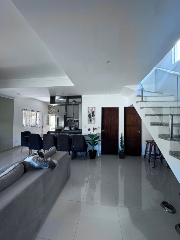 🏡 Casa imponente, moderna e bem localizada!  Caraguatatuba - 