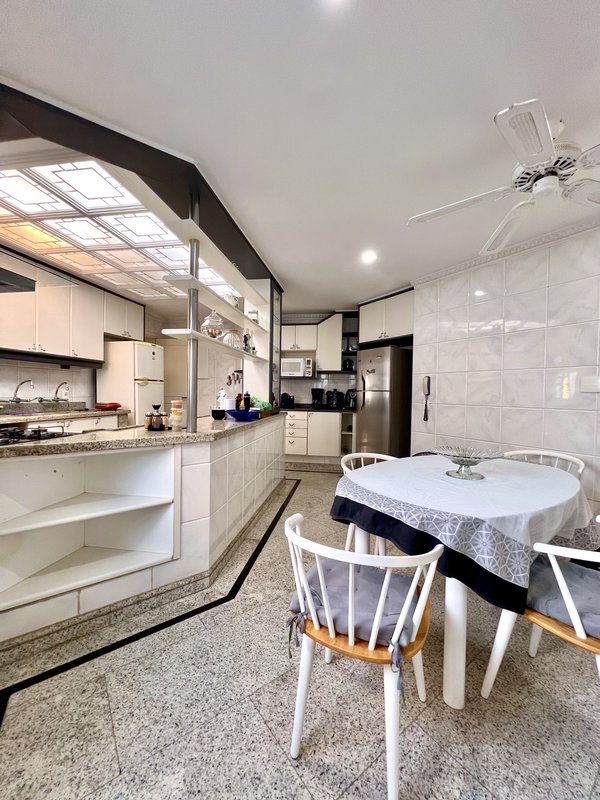 Apartamento amplo com vista mar e para a Pedra da Gávea  Rio de Janeiro - 