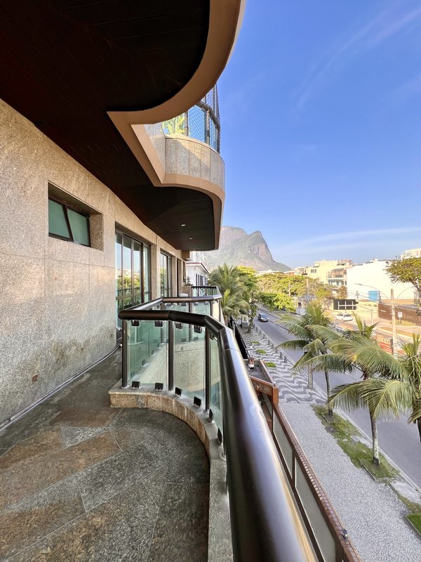 Apartamento amplo com vista mar e para a Pedra da Gávea  Rio de Janeiro - 
