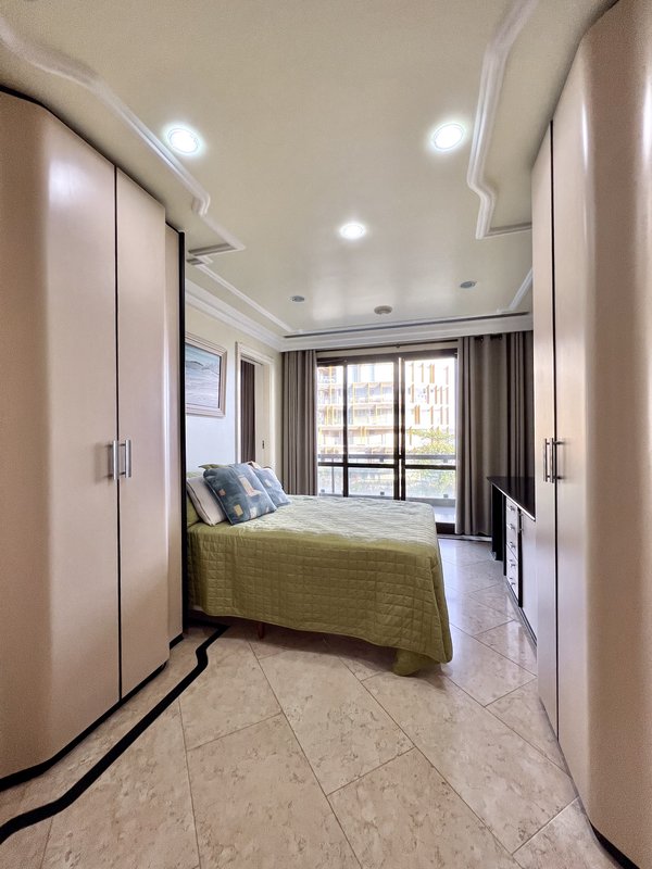 Apartamento amplo com vista mar e para a Pedra da Gávea  Rio de Janeiro - 