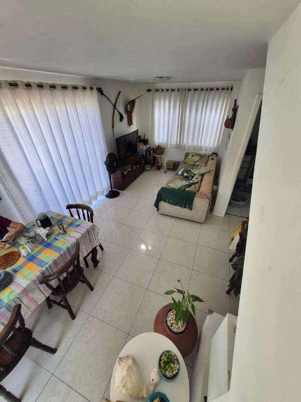 CASA DUPLEX EM CONDOMÍNIO 4 QUARTOS 2 SUITES PISCINA GARAGEM À VENDA EM LAURO DE FREITAS! Rua Cação Lauro de Freitas - 