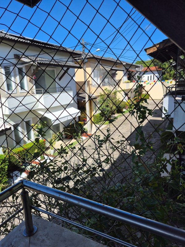 CASA DUPLEX EM CONDOMÍNIO 4 QUARTOS 2 SUITES PISCINA GARAGEM À VENDA EM LAURO DE FREITAS! Rua Cação Lauro de Freitas - 