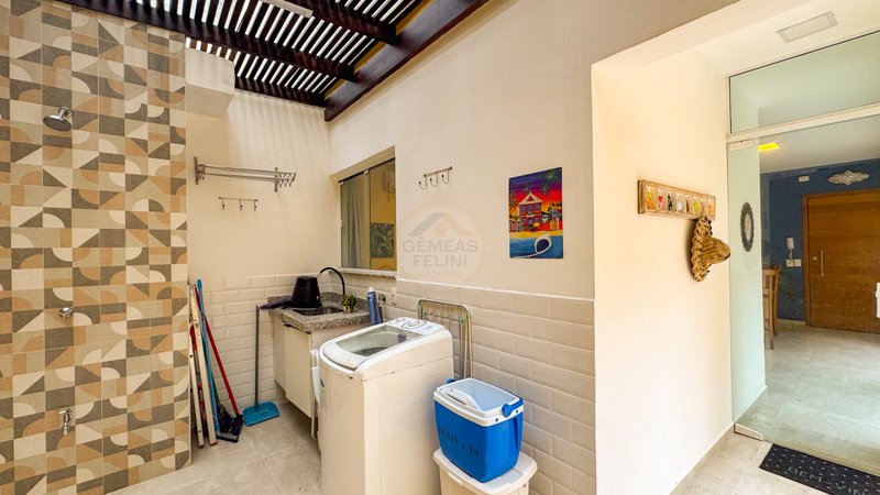 Casa térrea em condomínio seguro e familiar na Praia de Juquehy – LOCAÇÃO ANUAL  São Sebastião - 