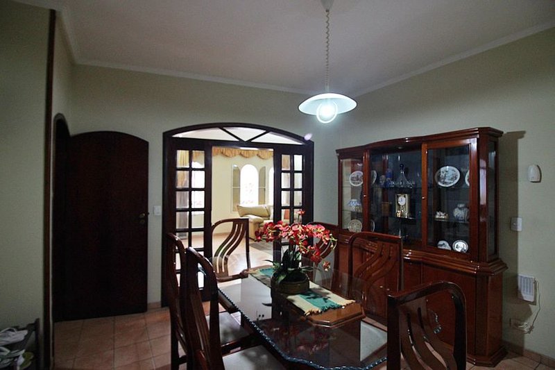 Casa espaçosa à venda – Nova Petrópolis | São Bernardo do Campo/SP Rua Virgílio Miraglia São Bernardo do Campo - 