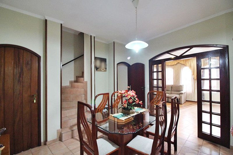 Casa espaçosa à venda – Nova Petrópolis | São Bernardo do Campo/SP Rua Virgílio Miraglia São Bernardo do Campo - 