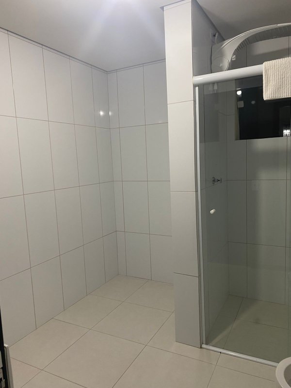 🏡 Sobrado espaçoso e bem localizado — 3 dormitórios, área generosa e 4 vagas de garagem!  Caraguatatuba - 