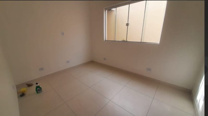 🏡 Sobrado espaçoso e bem localizado — 3 dormitórios, área generosa e 4 vagas de garagem!  Caraguatatuba - 