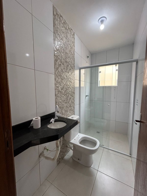 🏡 Sobrado espaçoso e bem localizado — 3 dormitórios, área generosa e 4 vagas de garagem!  Caraguatatuba - 