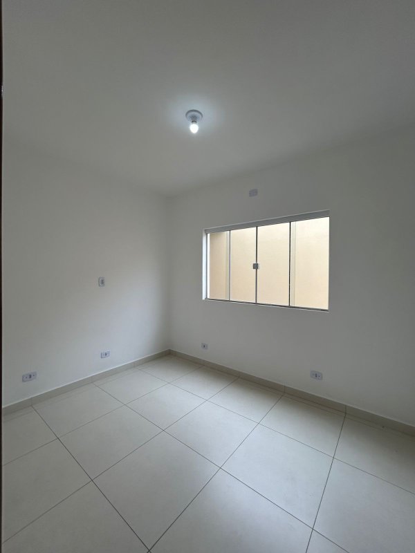 🏡 Sobrado espaçoso e bem localizado — 3 dormitórios, área generosa e 4 vagas de garagem!  Caraguatatuba - 