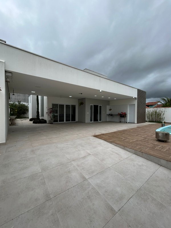 🏡 Casa Térrea Ampla com 5 vagas – Excelente Oportunidade em Caraguatatuba  Caraguatatuba - 