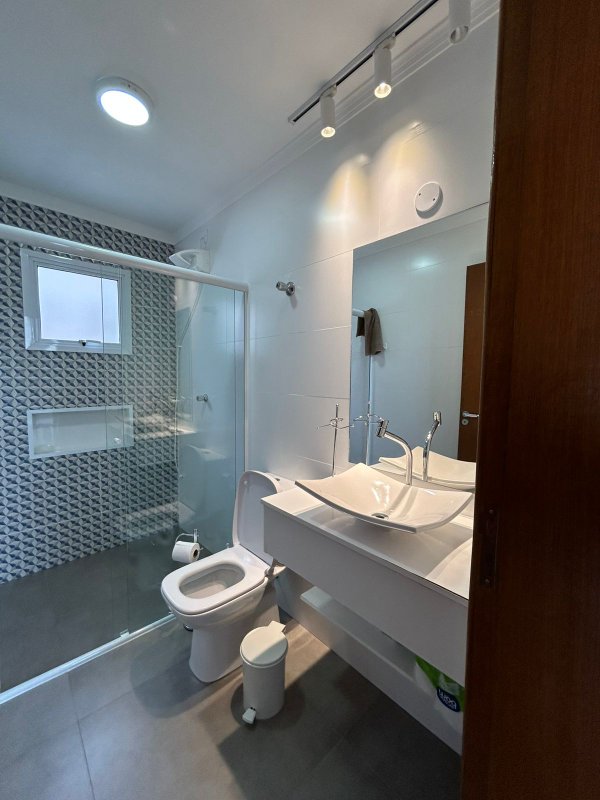 🏡 Casa Térrea Ampla com 5 vagas – Excelente Oportunidade em Caraguatatuba  Caraguatatuba - 