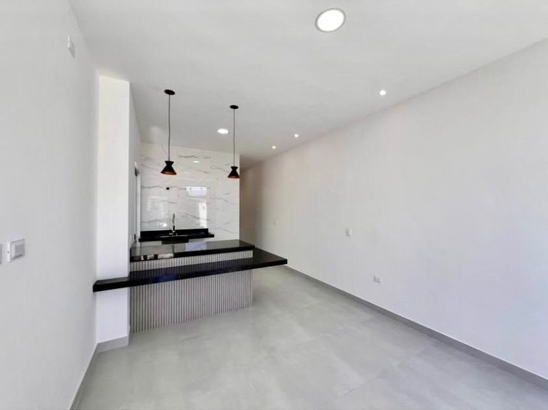 🏡 Casa à Venda no Bairro Golfinho – Caraguatatuba/SP  Conforto e praticidade em uma casa  Caraguatatuba - 