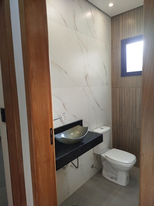 Casa sobrado, com quatro dormitórios em um condomínio de grande valorização;  Sorocaba - 