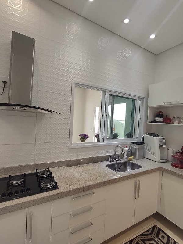 Casa sobrado, com quatro dormitórios em um condomínio de grande valorização;  Sorocaba - 
