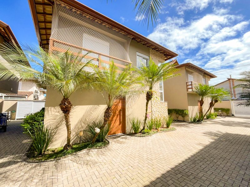Casa em condomínio na Praia de Juquehy - LOCAÇÃO ANUAL  São Sebastião - 