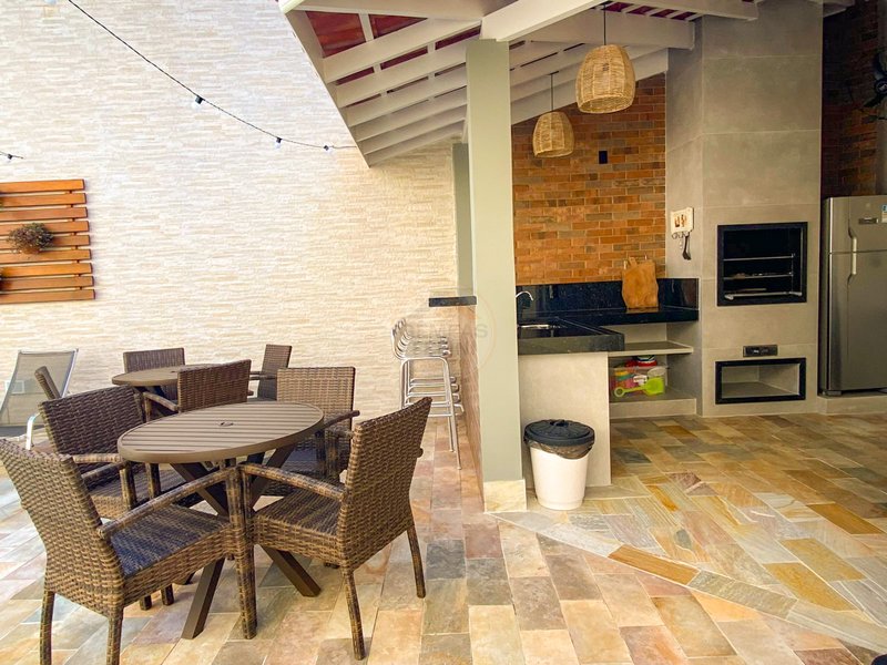 Casa em Condomínio na Praia de Juquehy - À VENDA  São Sebastião - 