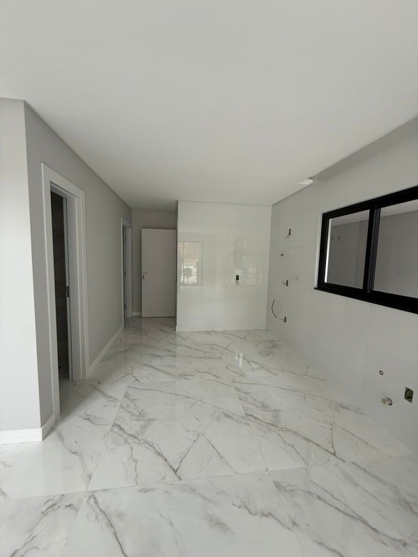 CASA COM 2 SUÍTE E 1 VAGA DE GARAGEM  Brusque - 